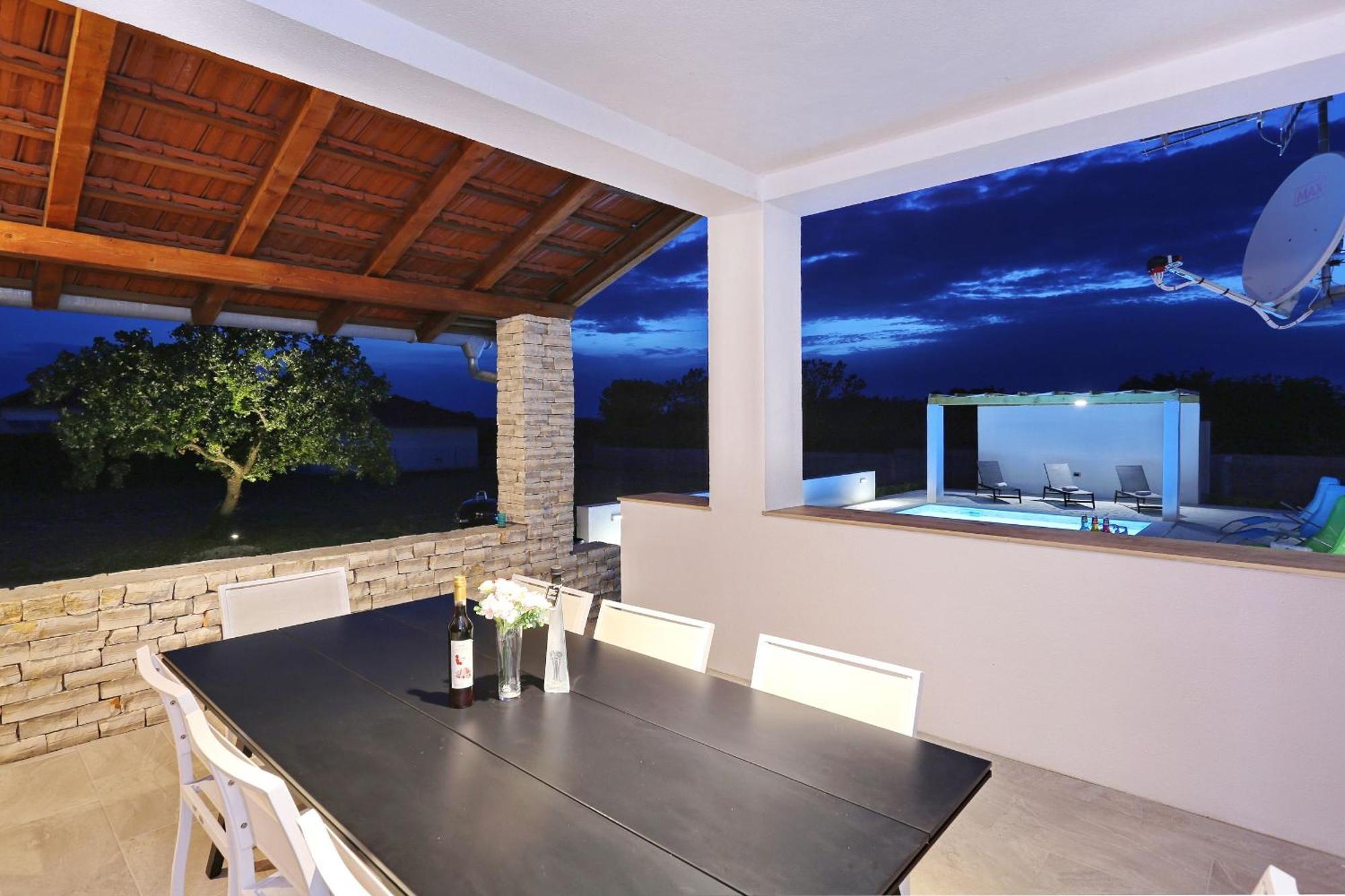 Holidayhouse Alirio With Heated Pool. Vrsi Exterior foto