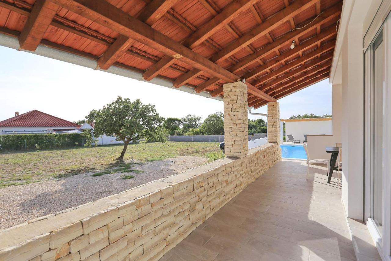 Holidayhouse Alirio With Heated Pool. Vrsi Exterior foto