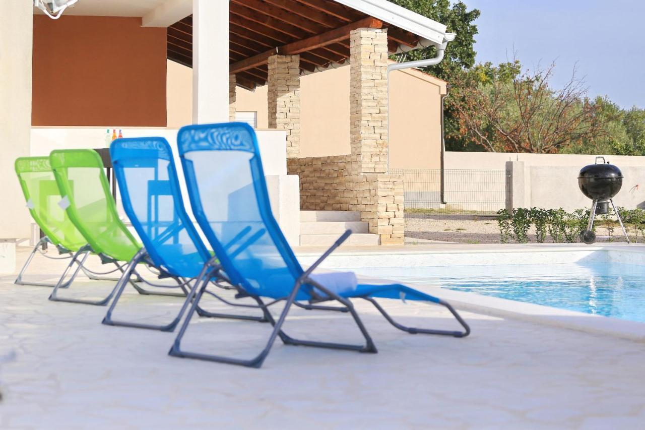 Holidayhouse Alirio With Heated Pool. Vrsi Exterior foto