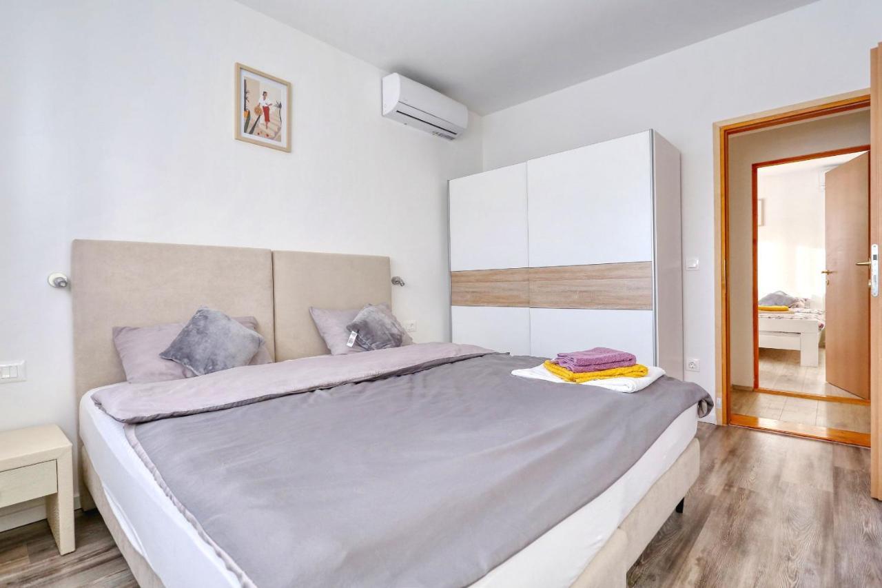Holidayhouse Alirio With Heated Pool. Vrsi Exterior foto